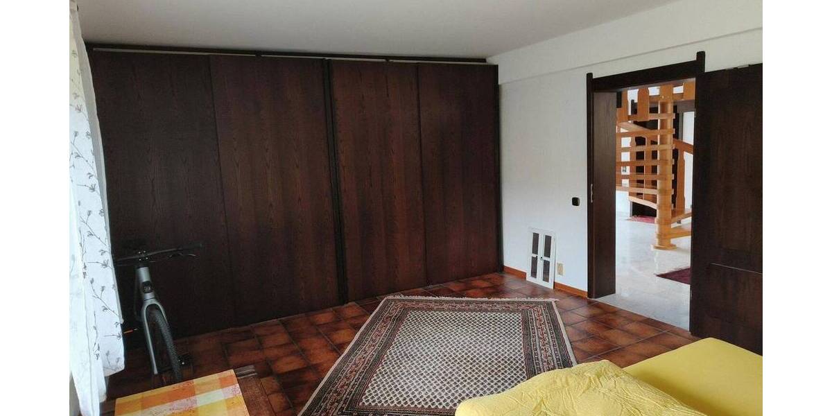 Modernes Einfamilienhaus mit ELW, offenem Kamin und großem Balkon - großzügig und lichtdurchflutet 4 zimmer