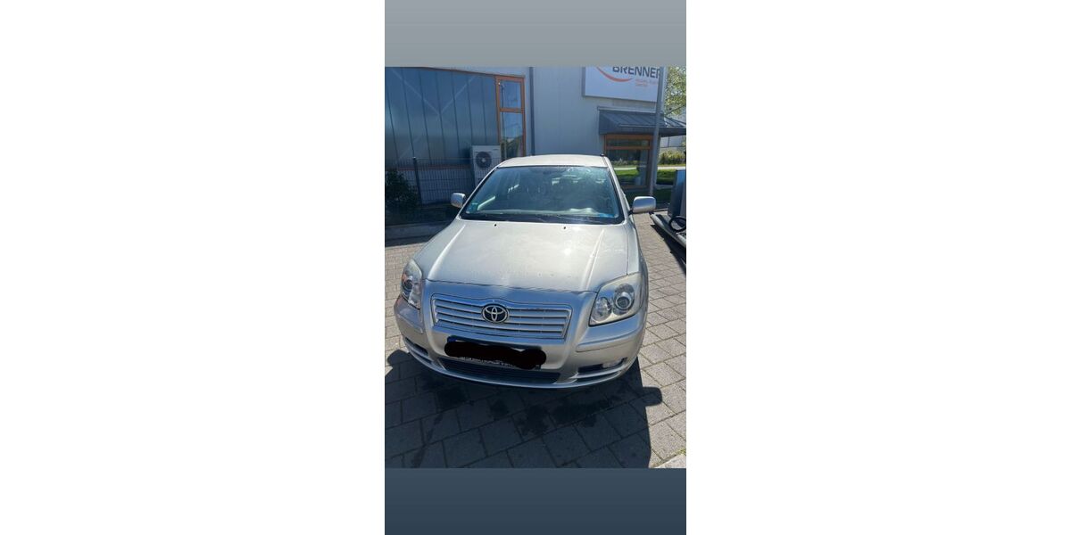 Toyota Avensis 165.000 km 2.900 &euro; Ditzingen 71254