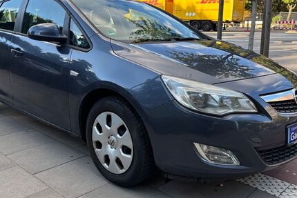 Opel Astra 138.000 km 2.300 € Hamburg 20097
