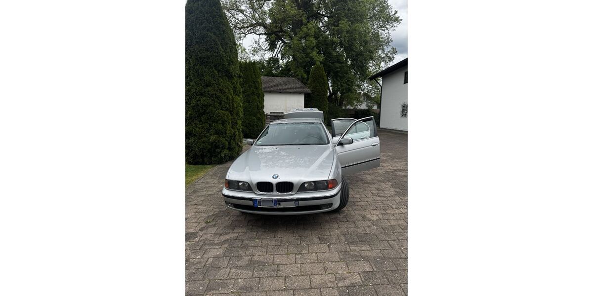 BMW 523 265.024 km 2.500 &euro; Forstinning 85661