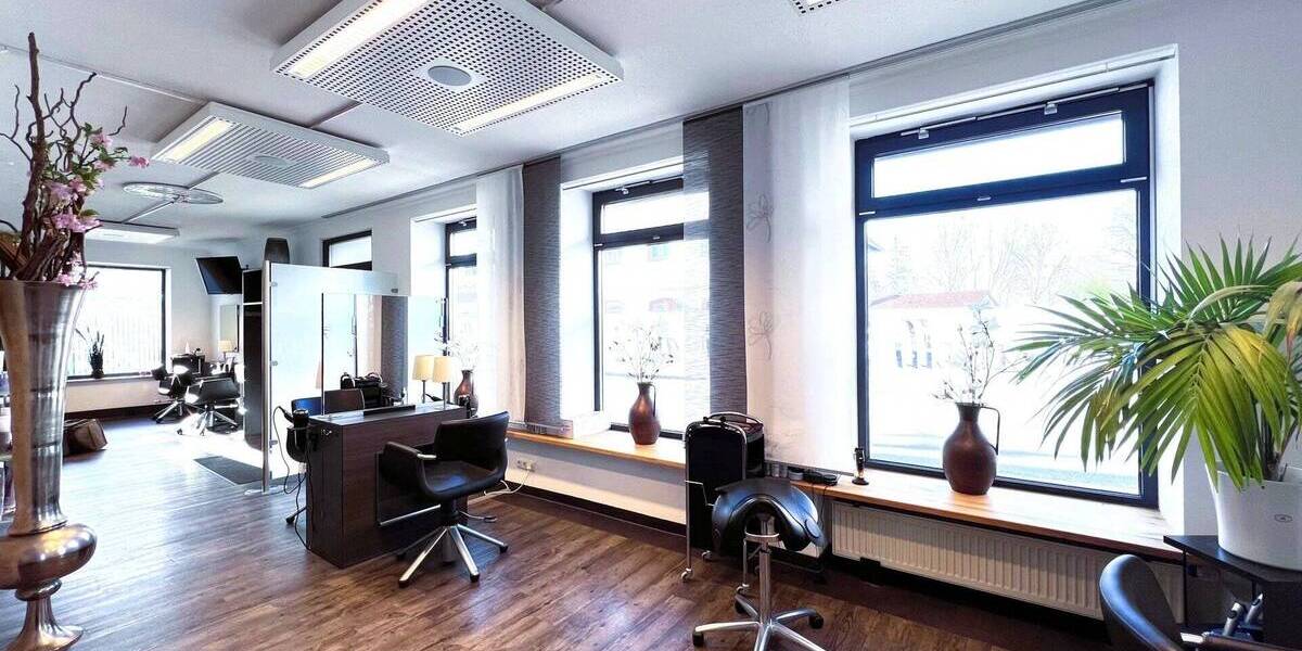 Lichtdurchflutete Gewerbeimmobilie Landshut-Berg zimmer