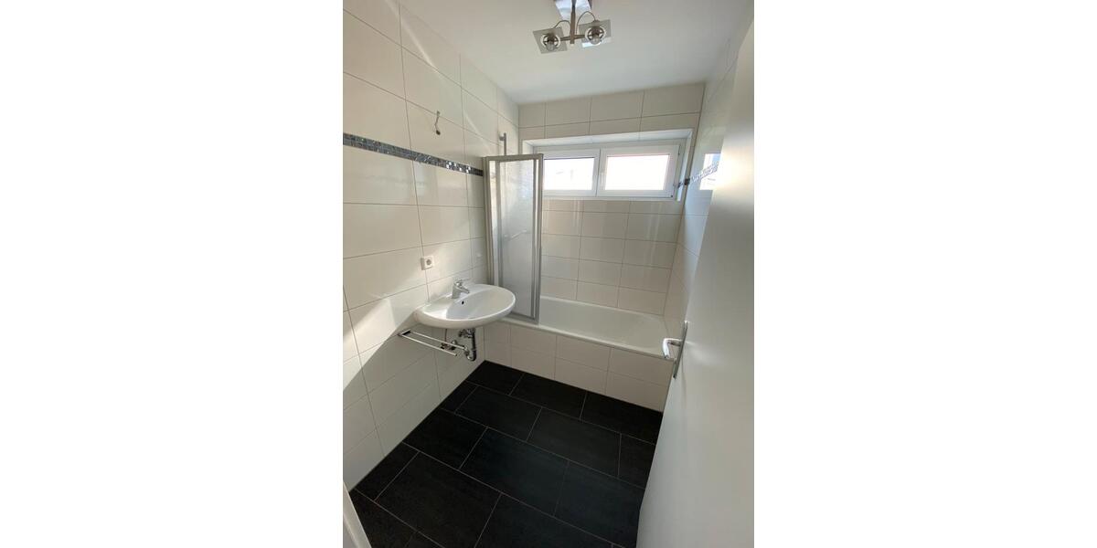 Etagenwohnung Regensburg Galgenberg - 3 Zimmer, 77 m&sup2;, 1.000&euro; | Angebot:25995133