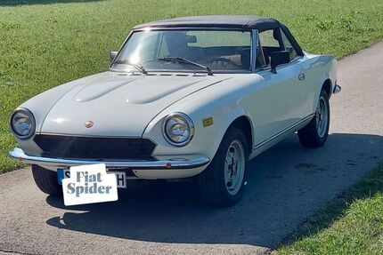 Fiat 124 Spider 189.864 km 13.900 &euro; Stuttgart 70437