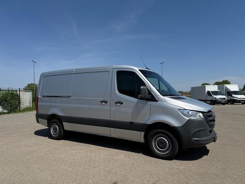 Mercedes-Benz Sprinter 160.935 km 20.230 € Berlin 12099