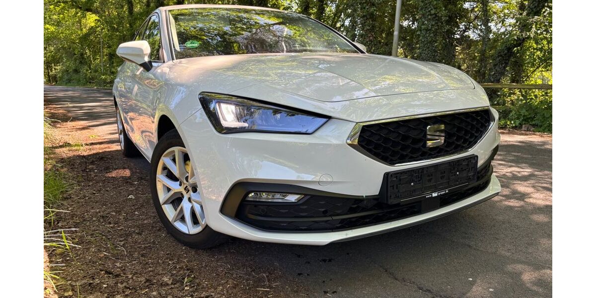 Seat Leon 94.447 km 14.990 &euro; Paderborn 33104