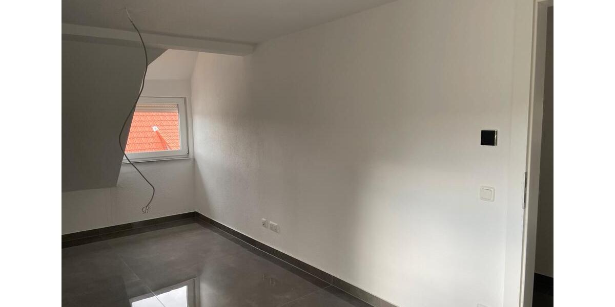 Dachgeschoßwohnung Hösbach - 3 Zimmer, 100 m&sup2;, 950&euro; | Angebot:26165814