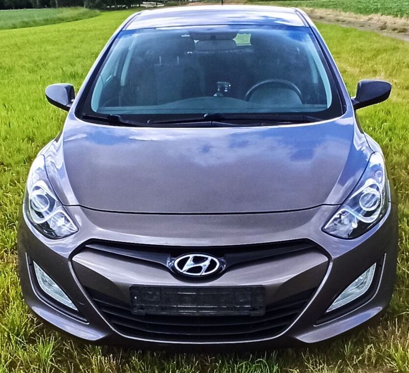 i30