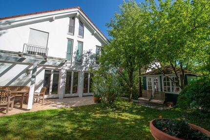 Haus Aschheim - 6 Zimmer, 165 m&sup2;, 3.500&euro; | Angebot:26035914