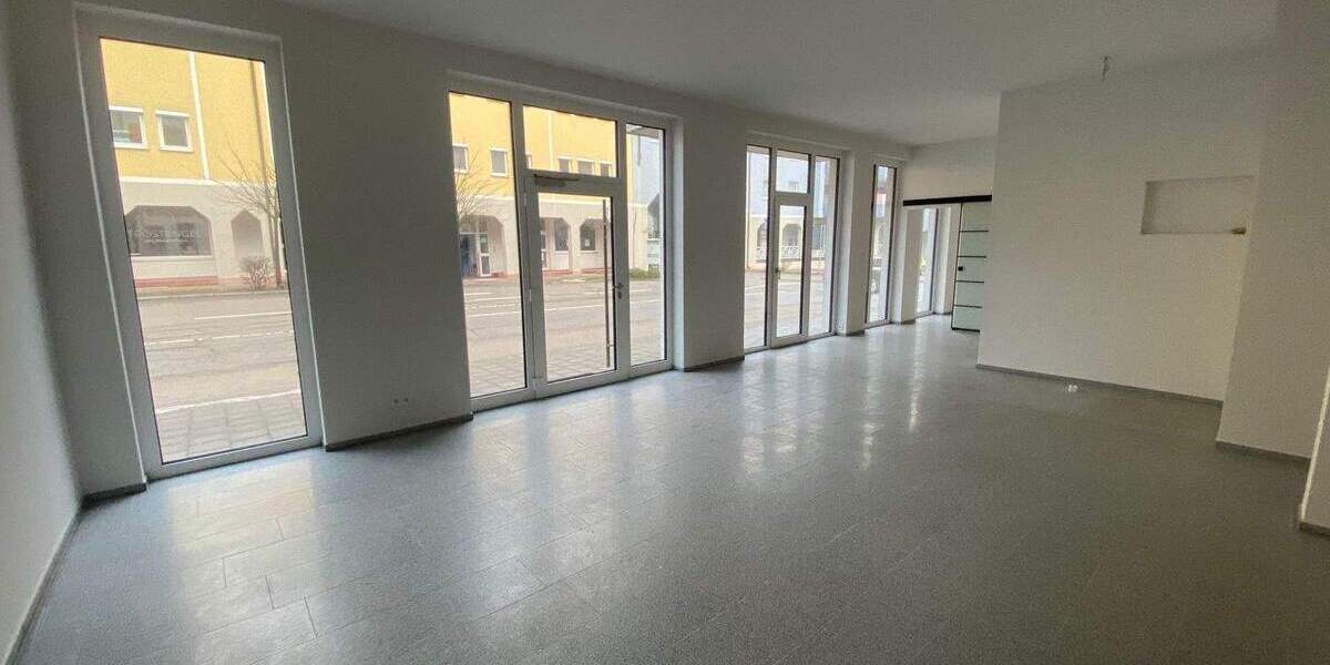 Gewerbeobjekt Lauf an der Pegnitz Lauf - 2 Zimmer, 90 m&sup2;, 330.000&euro; | Angebot:24721307