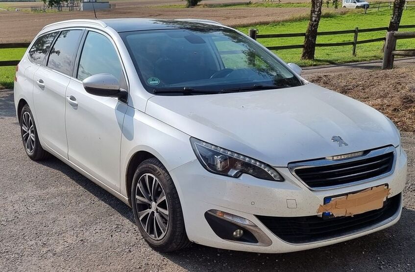Peugeot 308 210.000 km 4.950 € Warburg 34414