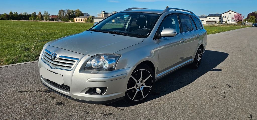 Toyota Avensis 169.857 km 3.900 &euro; Dingolfinger 84130