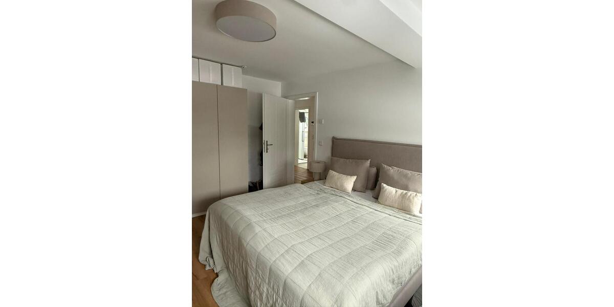 Dachgeschoßwohnung Recklinghausen - 3.5 Zimmer, 75 m&sup2;, 1.250&euro; | Angebot:24832781