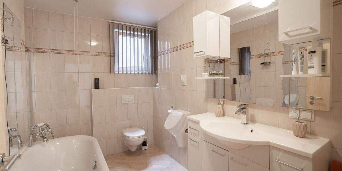 Einfamilienhaus Heustreu - 8 Zimmer, 197 m&sup2;, 489.000&euro; | Angebot:25690293