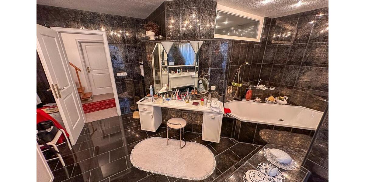 Villa Tülau - 11 Zimmer, 434 m&sup2;, 2.000&euro; | Angebot:22250385