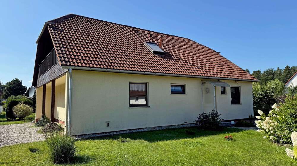 Einfamilienhaus Neupetershain - 8 Zimmer, 159 m&sup2;, 199.000&euro; | Angebot:25197133