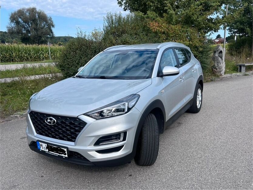 Hyundai TUCSON 74.000 km 17.500 € München 81543