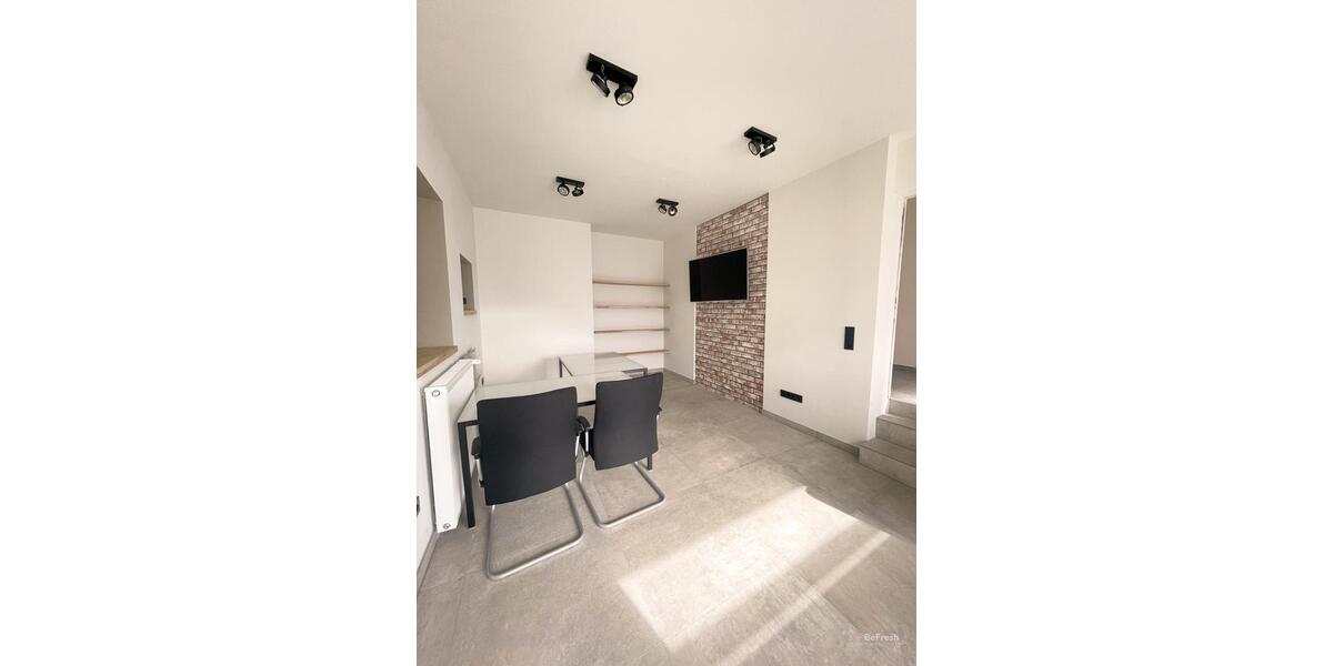 Attraktive Bürofläche mit flexibler Lageroption – Nähe Autohof Lauenau zimmer