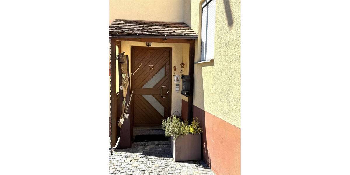Mehrfamilienhaus, Wohnhaus Leutershausen - 8 Zimmer, 205 m&sup2;, 429.000&euro; | Angebot:26417545