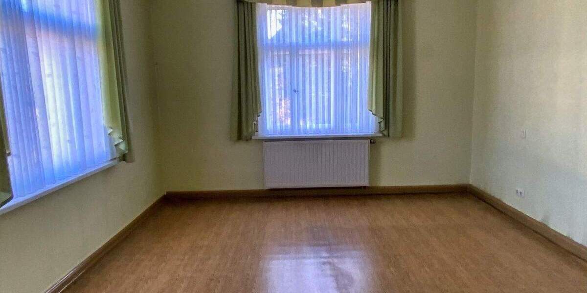 Mehrfamilienhaus, Wohnhaus Neustadt - 7 Zimmer, 225 m&sup2;, 250.000&euro; | Angebot:24989982