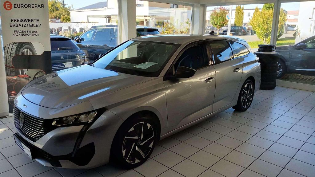 Peugeot 308 30.000 km 21.490 &euro; Bad Krozingen 79189