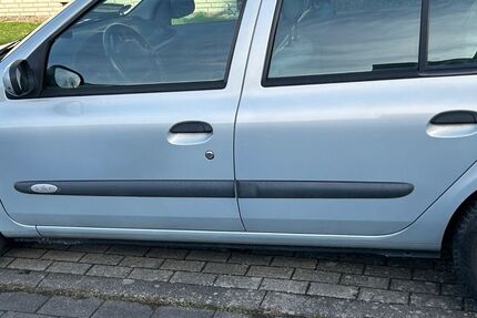 Renault Clio 141.000 km 2.300 &euro; Geseke 59590