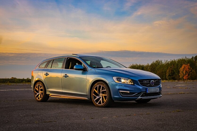 Volvo V60 290.000 km 9.000 € Neißeaue 02829