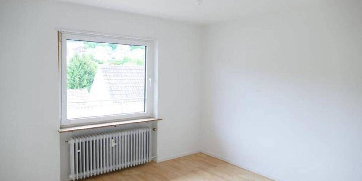 DG mit Balkon: helle großzügige 3-Zimmer + Wohnküche + Bad + GästeToilette, keine Schrägen,zentral 3 zimmer