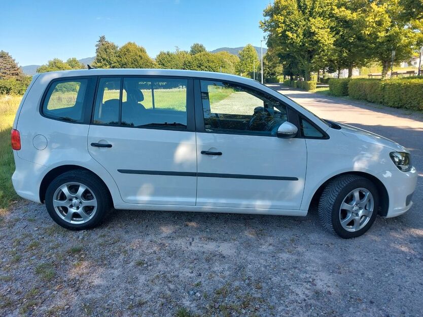 VW Touran 145.700 km 5.290 € Sasbach 77880