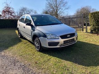 Ford Fiesta 180.000 km 1.685 &euro; Langenwetzendorf 07957
