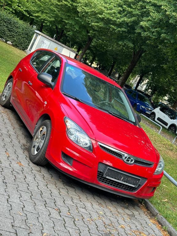 i30