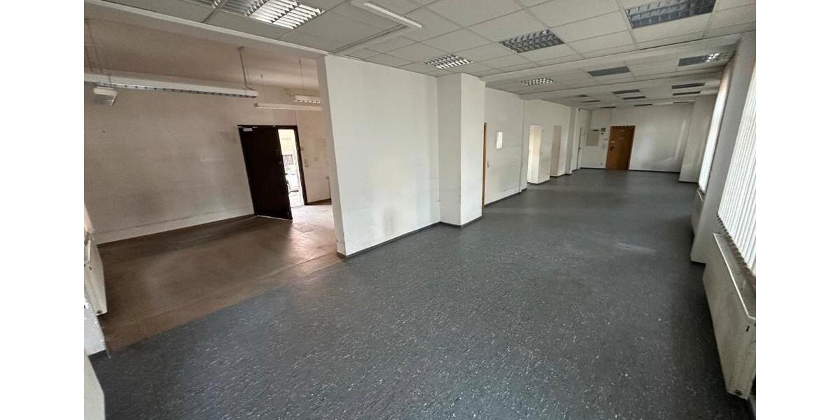 150qm,EG Wohnung zu vermieten, Keller, Parkplatz , Gasheizung 4 zimmer