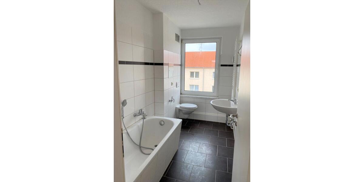 Etagenwohnung Schwedt (Oder) - 3 Zimmer, 68 m&sup2;, 425&euro; | Angebot:26347003