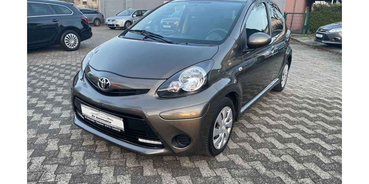 Toyota Aygo (X) 69.000 km 5.790 &euro; Paderborn 33102