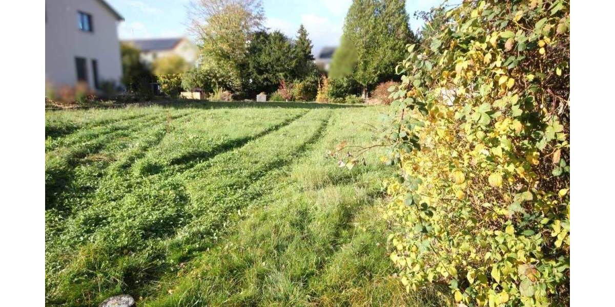 ...da lässt sich nach § 34 Baugesetzbuch etwas sehr Schönes drauf bauen! zimmer