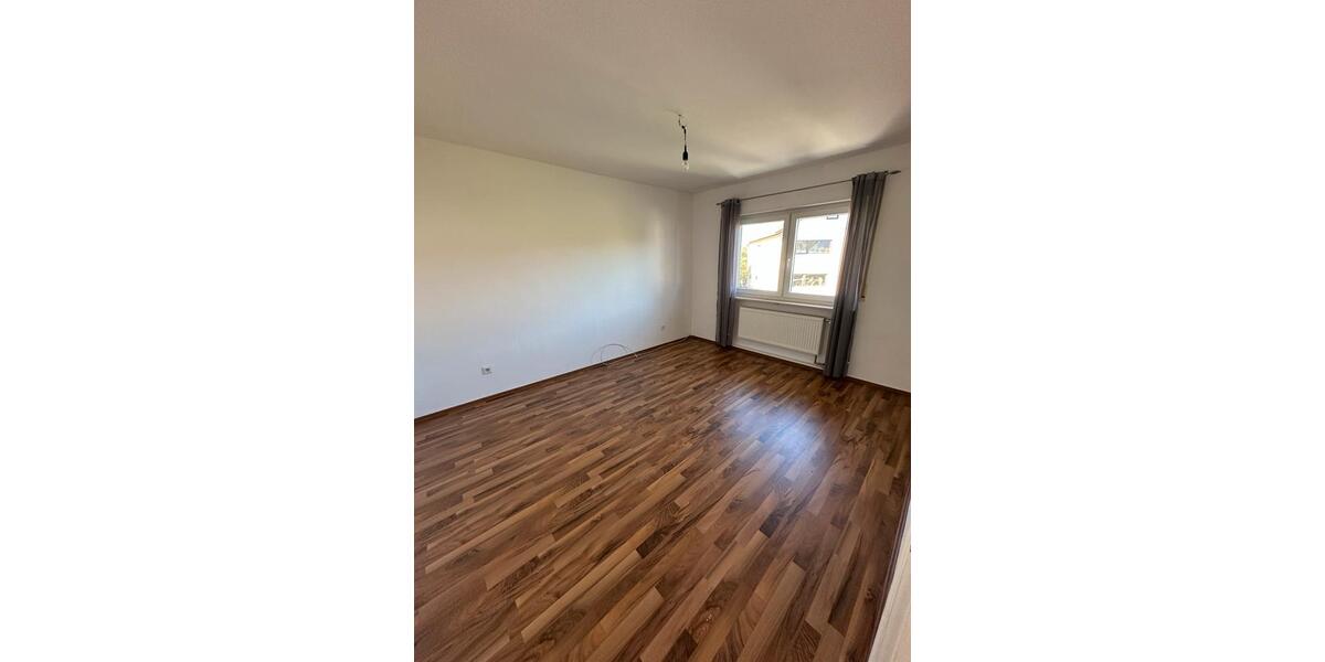 Etagenwohnung Sandhausen - 3 Zimmer, 85 m&sup2;, 1.200&euro; | Angebot:26420809