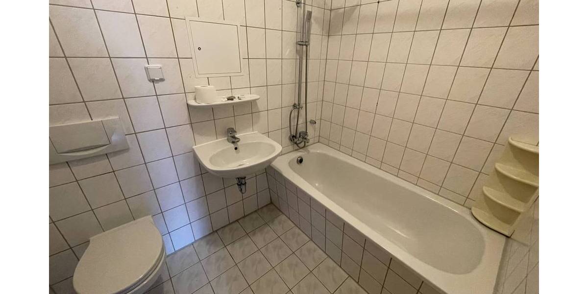 Zimmer Merseburg - 3 Zimmer, 61 m&sup2;, 340&euro; | Angebot:25663962