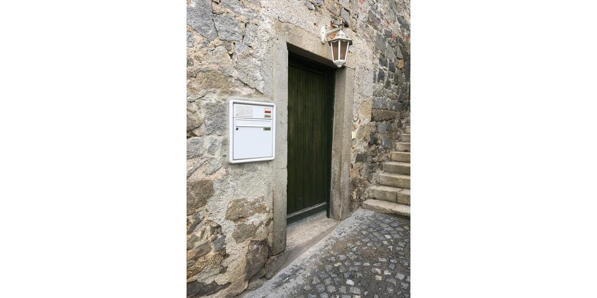 Wohnen in historischem Mauern am Schloss mit toller Aussicht 3 zimmer