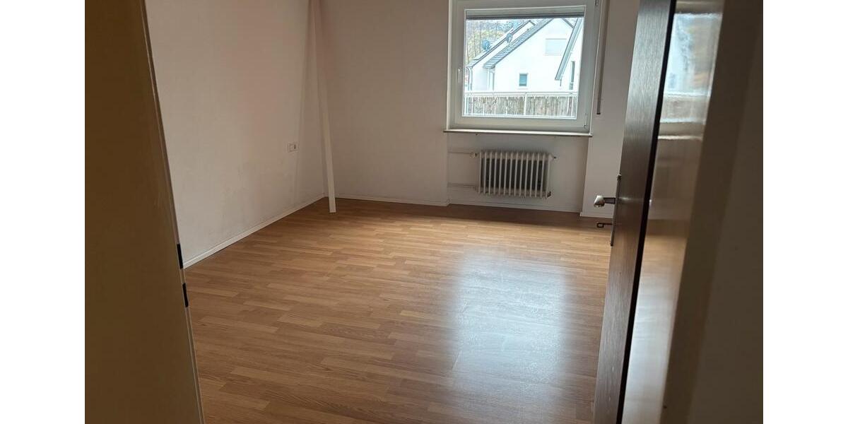 Etagenwohnung Ebersbach an der Fils - 3 Zimmer, 78 m&sup2;, 1.100&euro; | Angebot:24862968