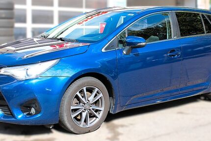 Toyota Avensis 127.000 km 12.999 € München 80636