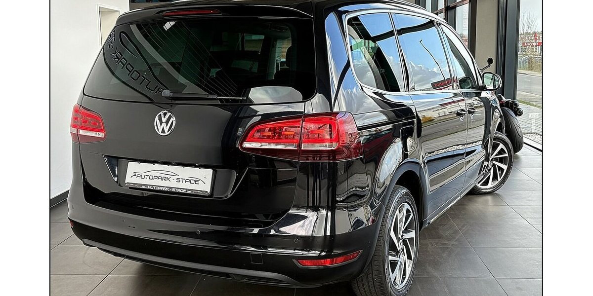 VW Sharan 2.0 TDI Pano ACC elektrische Türen Ass 135.000 km 21.799 &euro; Stade 21682