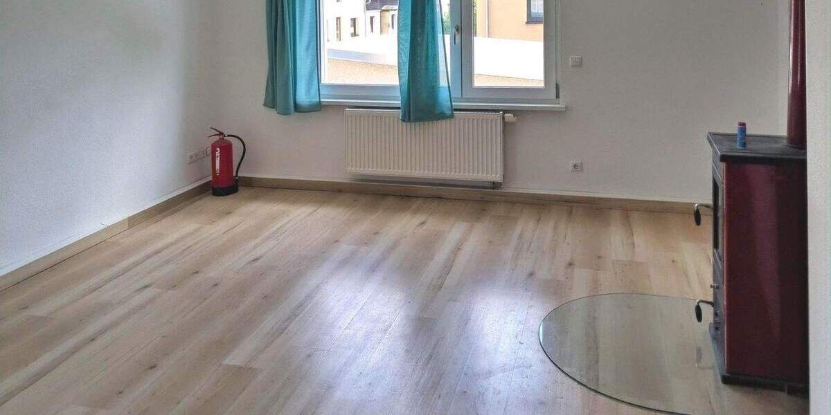 Doppelhaushälfte Oederan - 3 Zimmer, 85 m&sup2;, 152.000&euro; | Angebot:24503978