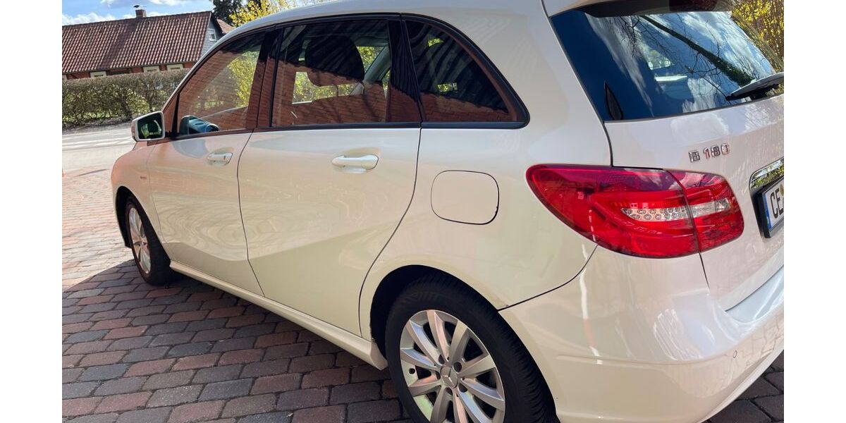 Mercedes-Benz B 180 92.000 km 8.250 &euro; Ahnsbeck 29353