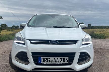 Ford Kuga 180.000 km 9.500 € Körbelitz 39175