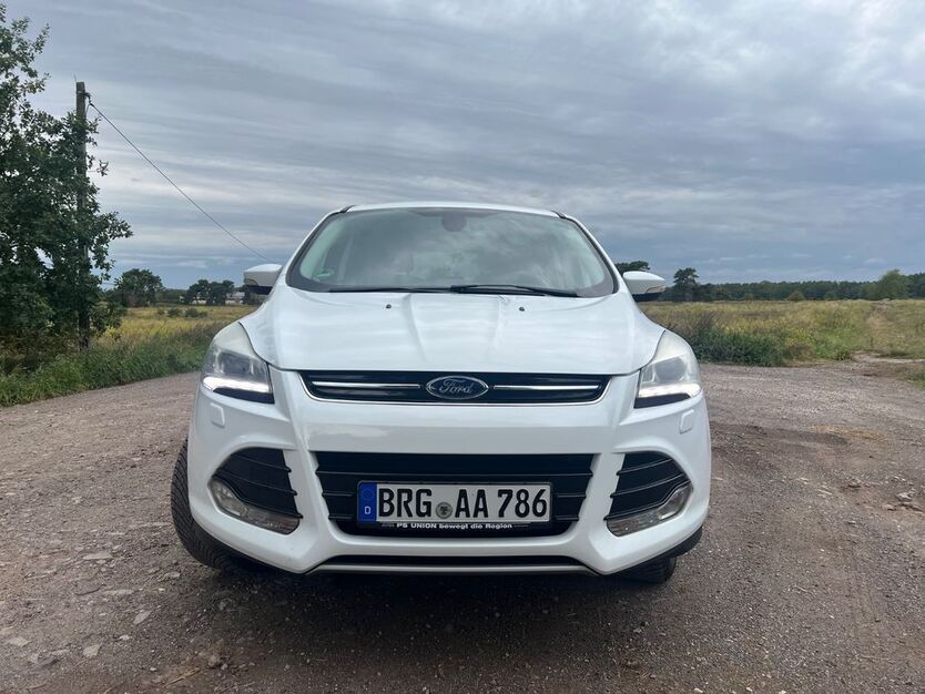 Ford Kuga 180.000 km 9.500 € Körbelitz 39175