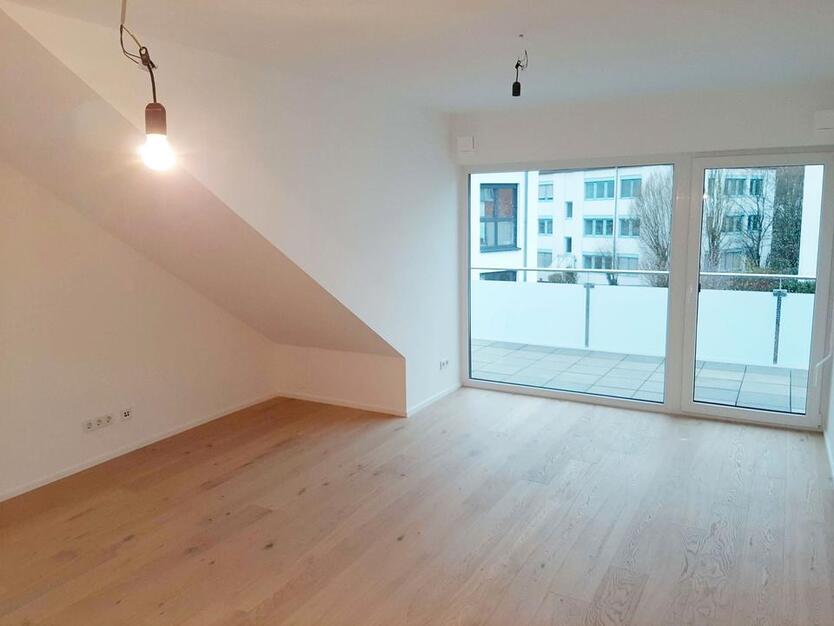 Charmante Dachgeschoßwohnung in Wiesbaden - Ideal für Familien!