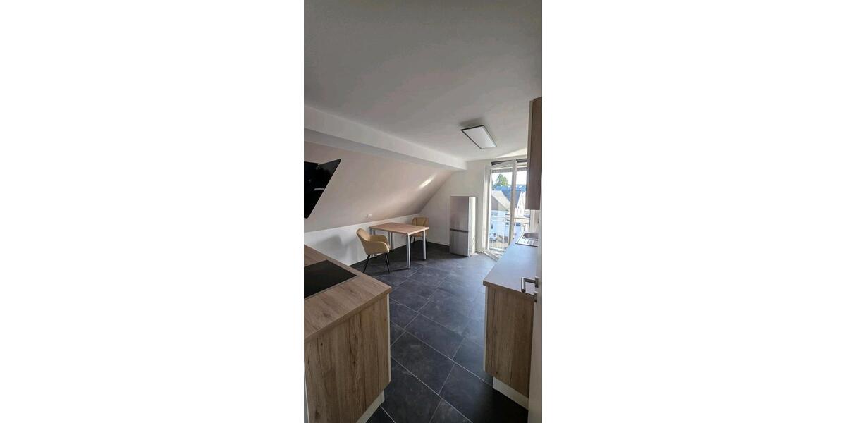 Dachgeschoßwohnung Burbach - 2 Zimmer, 76 m&sup2;, 900&euro; | Angebot:26305511