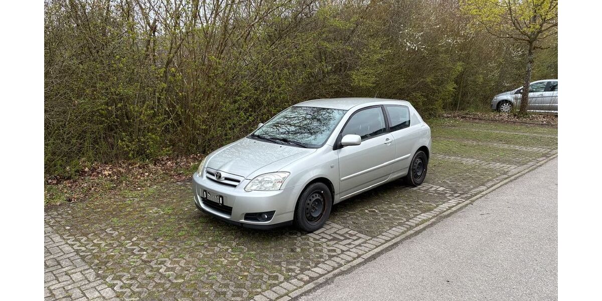Toyota Corolla 185.000 km 2.790 &euro; Donaueschingen 78166