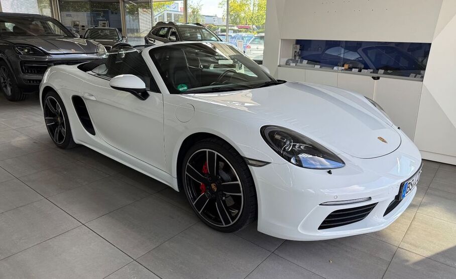 Porsche Boxster 96.900 km 52.990 € Braunschweig 38116