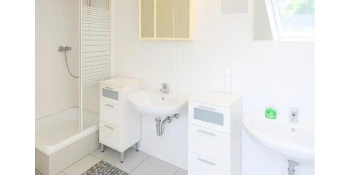 Dachgeschoßwohnung Duisburg Ruhrort - 4 Zimmer, 97 m&sup2;, 164.000&euro; | Angebot:24563678