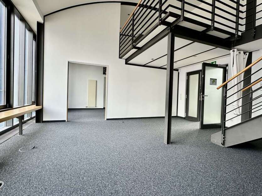 Büro in München 2.428 € 144 m²